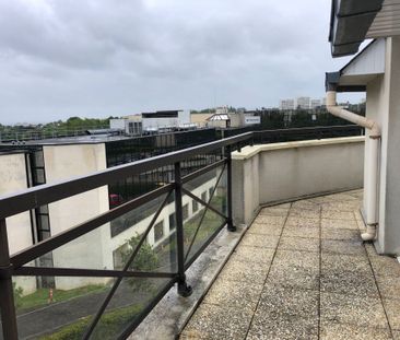 A LOUER F1 QUARTIER FOLIE COUVRECHEF AVEC GRAND BALCON TERRASSE, - Photo 1