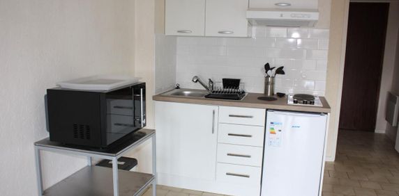 Studio meublé au 1er étage - Photo 2