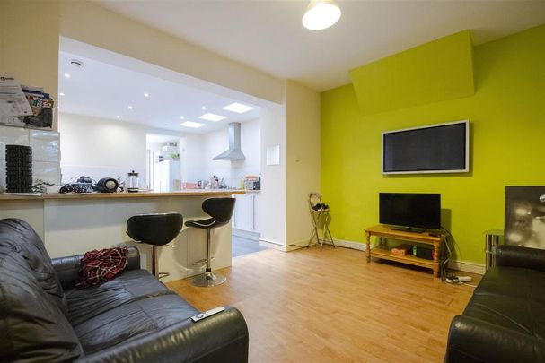 5 bedroom house to rent - Photo 1