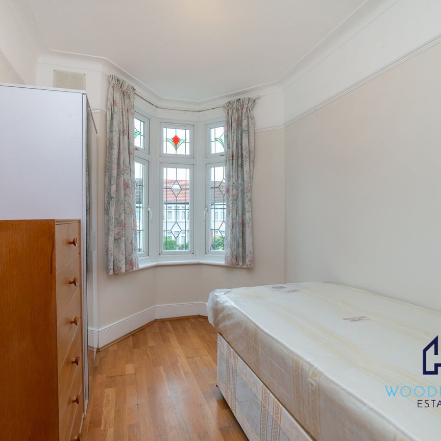 Upsdell Avenue, London, N13 - Three Bedroom House To Rent - £565pw / £2,450pcm - Photo 1