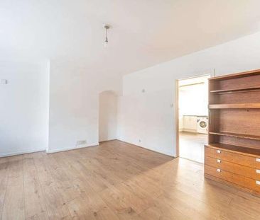 Stanley Close, Alperton, HA0 - Photo 2