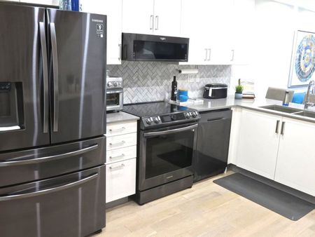 For Lease - 70 William Duncan Road, Toronto, Ontario - Photo 4