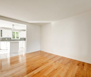 748 Av. Cartier, J7G 1G2, J7G 1G2, Boisbriand - Photo 1