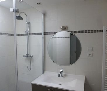 Location Appartement 2 pièces 82m² LA ROCHELLE 17000 - Photo 3