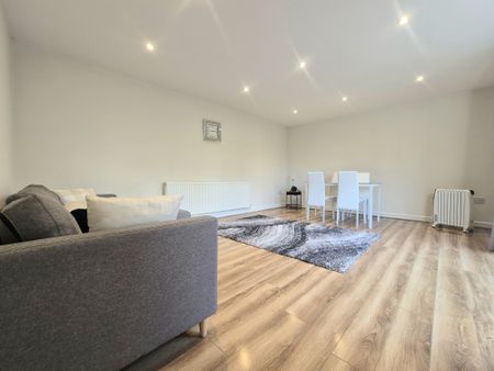 Halifax, Hipperholme - Photo 3