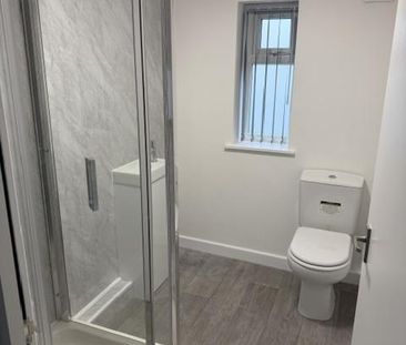 3 bedroom flat to rent - Photo 6