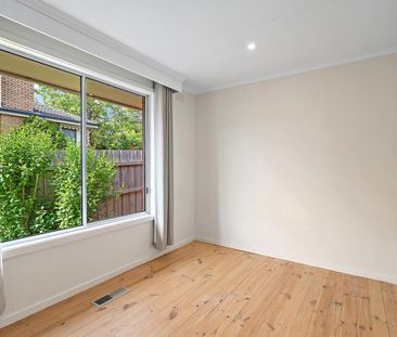 3 BEDROOM HOME WITH SPECTACULAR VIEWS - Photo 3