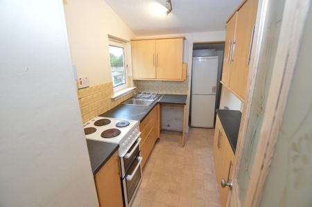 2 bedroom flat to rent - Photo 5