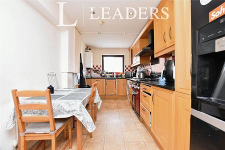 1 bedroom house to rent Kingfisher Way, Bishops Stortford, Hertfordshire, CM23 - Photo 5