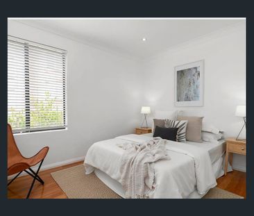 Beachside Townhouse Moments to Gordons Bay - Photo 3