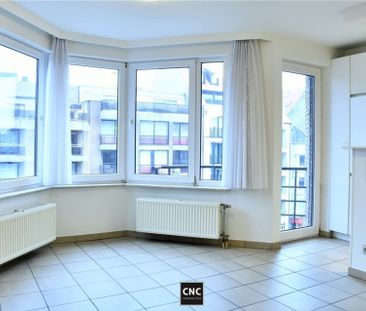 Ongemeubeld appartement met 3 slaapkamers op de Lippenslaan te Knokke. - Photo 6