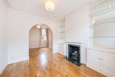 Neutrally decorated four bedroom family house in the Munster Road Village. - Photo 5