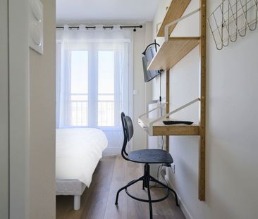ST MARCEAUX Roommate 4 Bedrooms at Reims - Photo 2