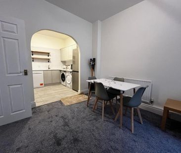 2 bedroom private hall to rent - Photo 3