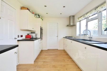 1 bedroom in a house share to rent - Photo 5