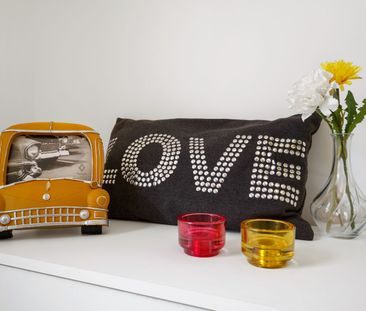 St. Margarets Avenue Room 4 - Photo 1