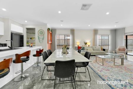 Marvellous, Meticulous & Magnificent Family Home In Wollert ! - Photo 2