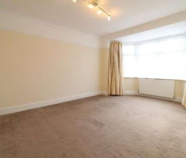 Fairfield Avenue, Edgware, Middlesex, HA8 - Photo 5