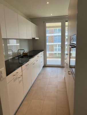 Modern living in a central location - Photo 1