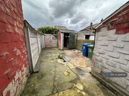 3 bedroom terraced house to rent - Photo 3