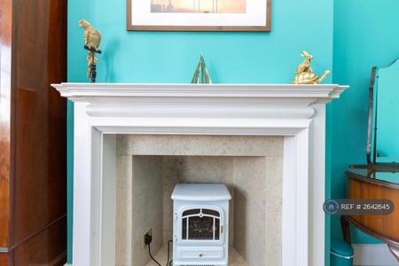 2 bedroom maisonette to rent - Photo 5