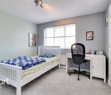 4 bedroom detached house to rent - Photo 4