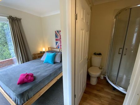4 bedroom detached house to rent - Photo 5
