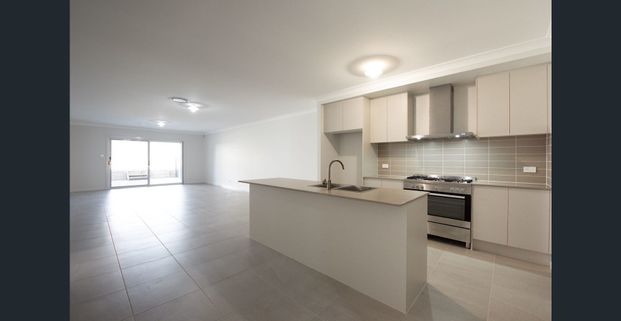 QUALITY BUILT, SPACIOUS HOME - Photo 1