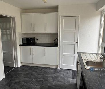 3 bedroom terraced house to rent - Photo 2