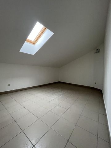 Location Appartement 3 pièces 77m² ST CHAMOND 42400 - Photo 4