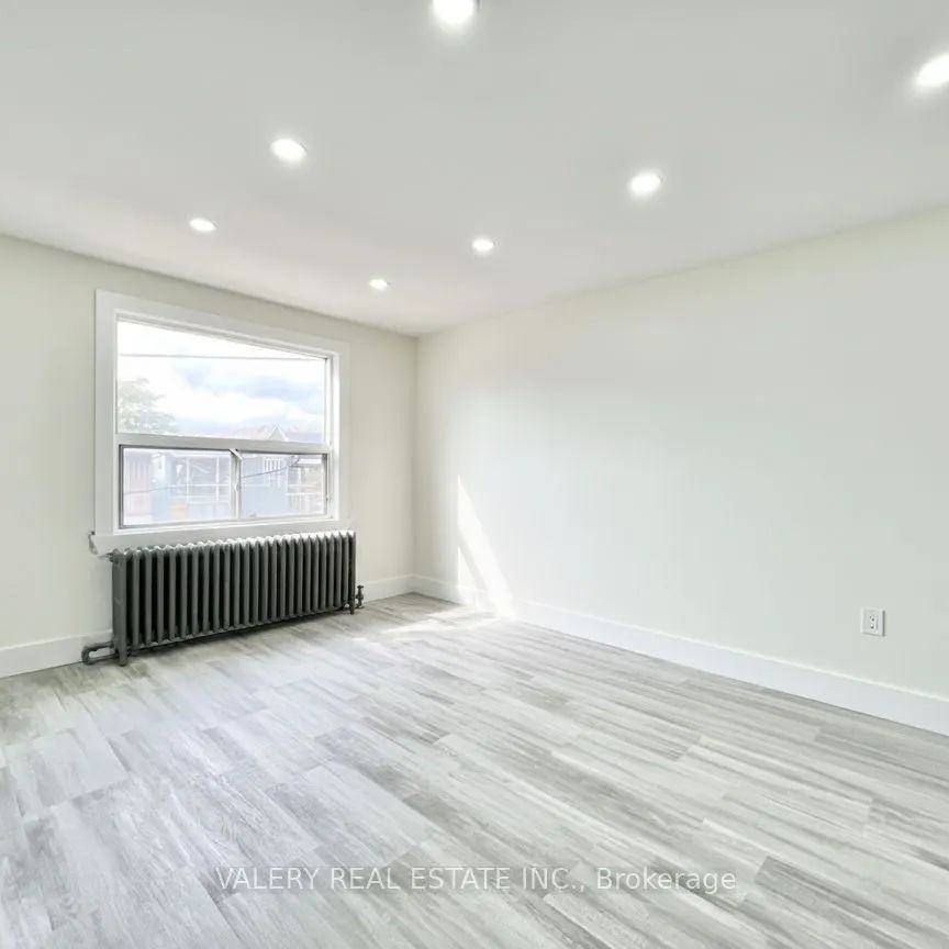 15 Stavebank Road N #6 - Photo 1