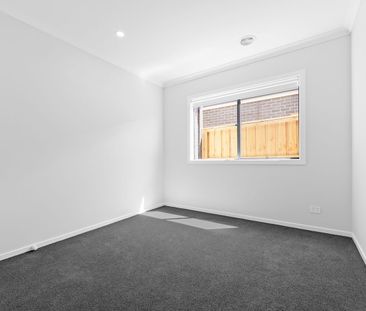 Spacious Family Living in the Heart of Strathtulloh - Photo 5