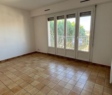 Location Appartement P2 Nimes - Photo 1