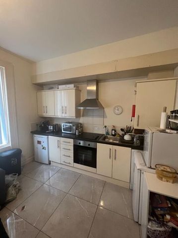 14b Wellington Park Avenue, Belfast, BT9 6DY - Photo 5