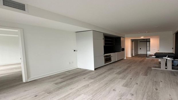 For Lease - 55 Charles Street Unit# 806, Toronto, Ontario - Photo 1