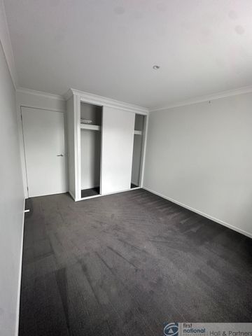 52 Edenbrook Circuit, Pakenham - Photo 4