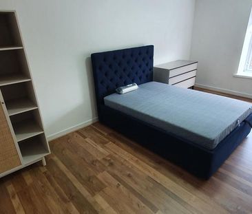 3 bedroom flat to rent - Photo 1