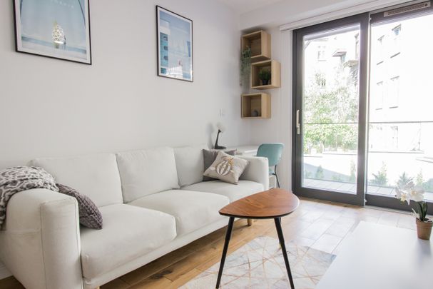 angel stradom - Photo 1