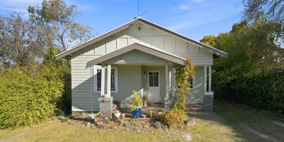 Character Filled Three Bedroom Weatherboard Home - Photo 3