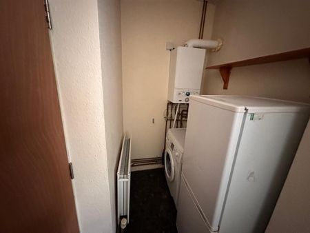 2 bedroom flat to rent - Photo 3