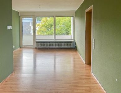 Ein Platz um sich wohlzufühlen: Gemütliche 3-Zimmer-Wohnung mit zwei Loggien und grüner Aussicht - Photo 1