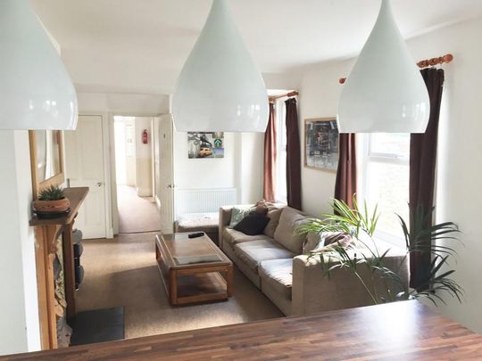 6 bedroom terraced house to rent - Photo 1