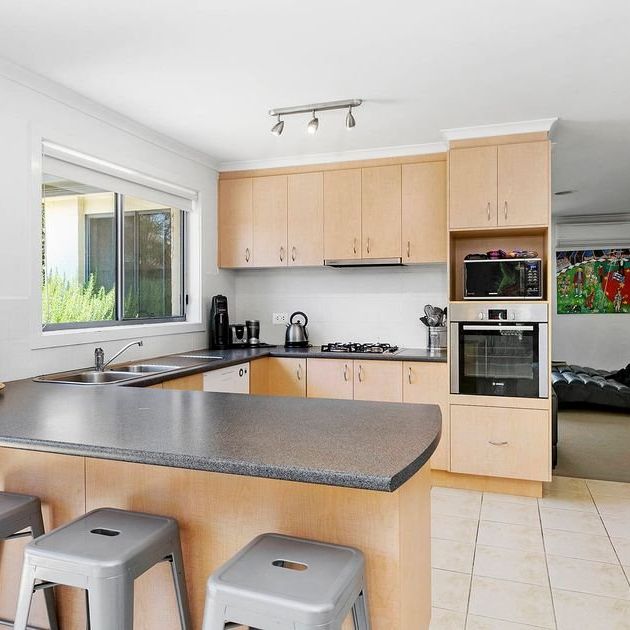 Comfort and Space! - Photo 1
