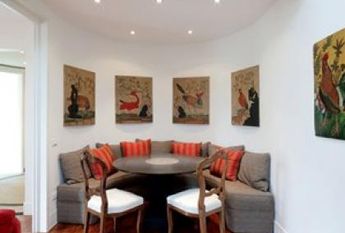 Attic-Spagna: 250mq. Duplex Penthouse located in 15th century Historical Building. Large double living room with fireplace, study, 3 bedrooms, 3 baths, spectauclar entertaining room with 360° views of antique Rome, rooftops and Cupoa’s. Ref #120