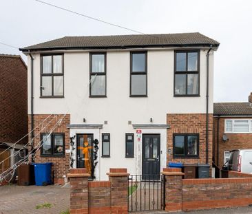 4 bedroom semi-detached house to rent - Photo 5