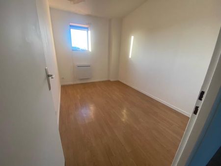 Location Appartement 3 pièces 73m² - Photo 2
