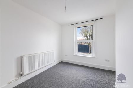 3 bedroom maisonette to rent - Photo 3