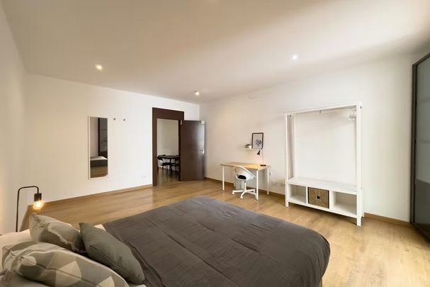 Carrer Nou de la Rambla, Barcelona, Catalonia 08001 - Foto 1