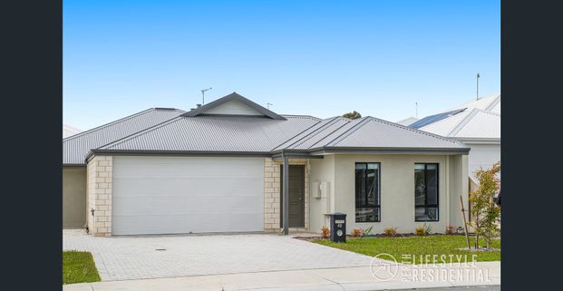 EASYCARE LIVING OPPOSITE PARK - Photo 1