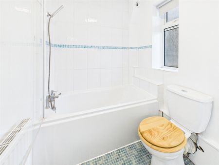 Jubilee Close, Hampton Wick, KT1, Kingston Upon Thames - Photo 5